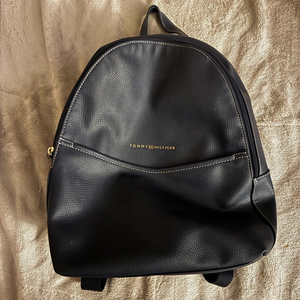 Tommy Hilfiger Black Backpack Elegant Everyday Essential